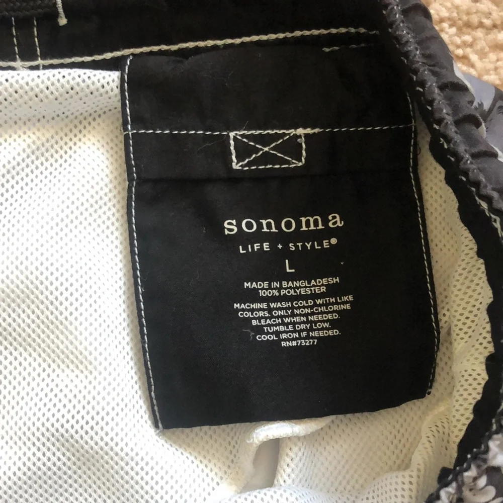 SWIM TRUNKS, SIZE L - Picture 3 of 3